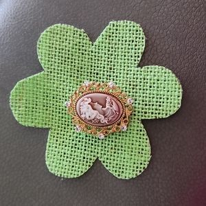 Gold Cameo brooch (f6)